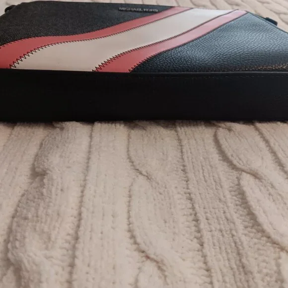 Michael Kors Cooper large striped clutch - Picture 7 of 7